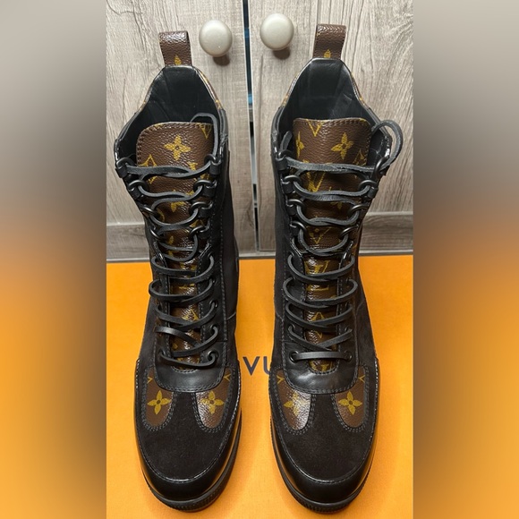 Authentic Louis Vuitton Laureate Platform Desert Boot - Picture 3 of 13